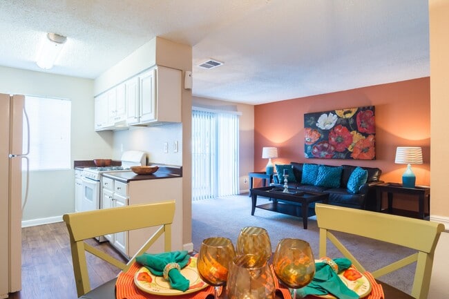 Building Photo - Dunwoody Pointe
