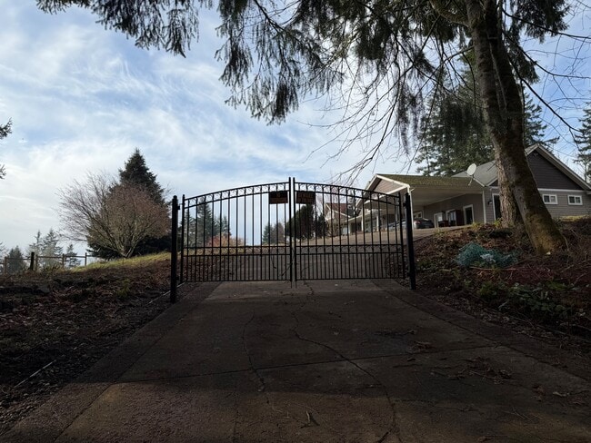 Foto del edificio - 184 Capitol Ridge Rd