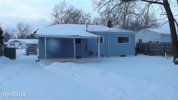 Building Photo - 13820 Sherman Ave