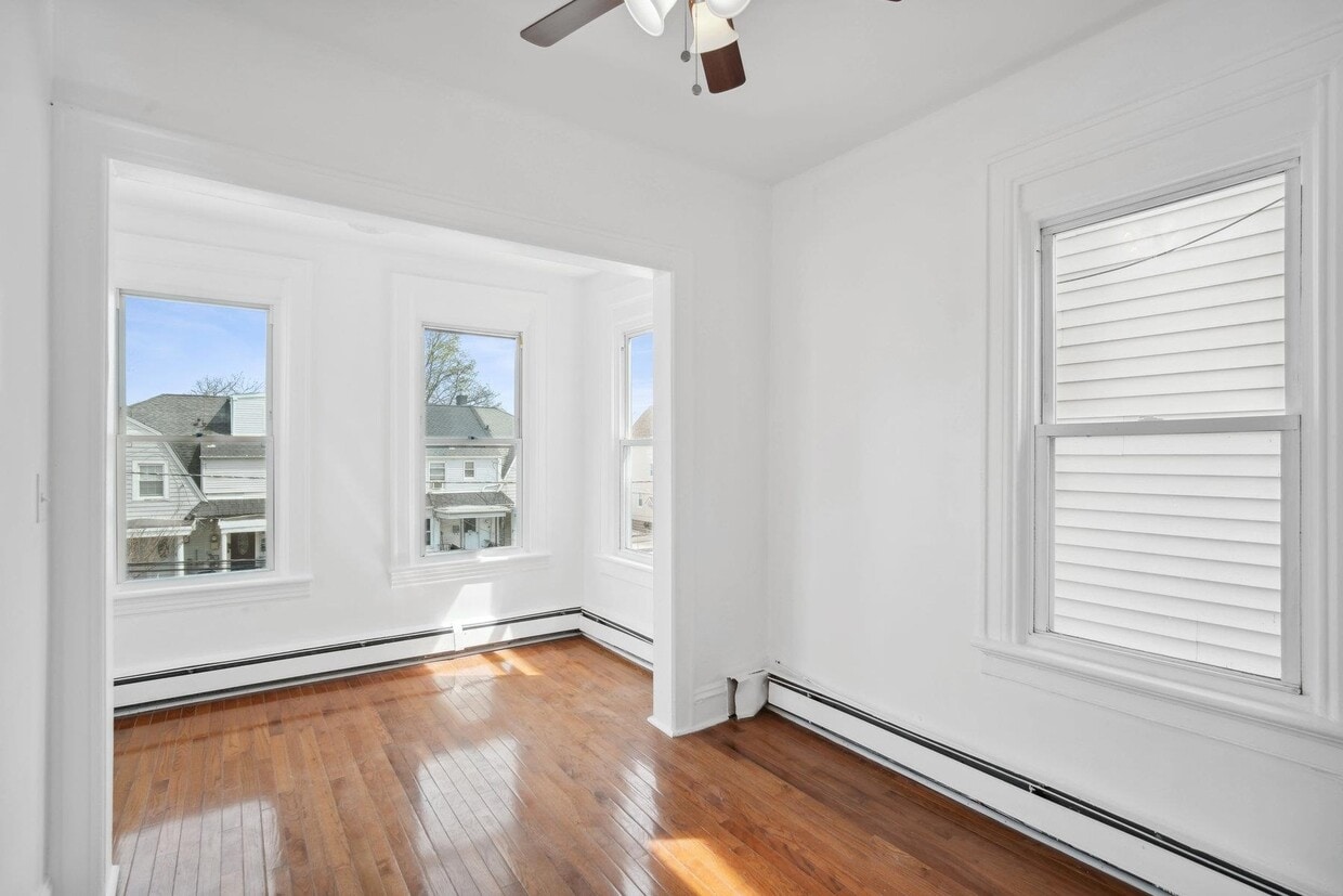 Primary Photo - 32 E 46th St