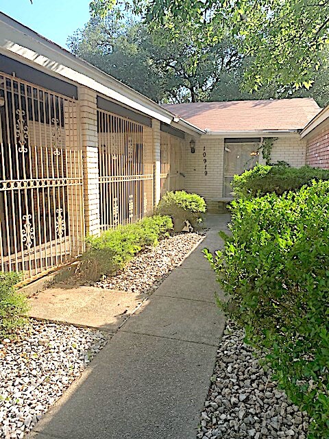 Building Photo - 10919 Whisper Valley St