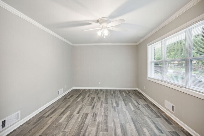 Foto del edificio - 2470 Glenrock Dr Unit A