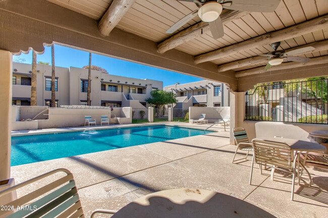 Foto del edificio - 1449 E Highland Ave