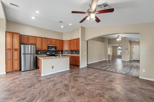 Foto del edificio - 25840 W Winslow Ave