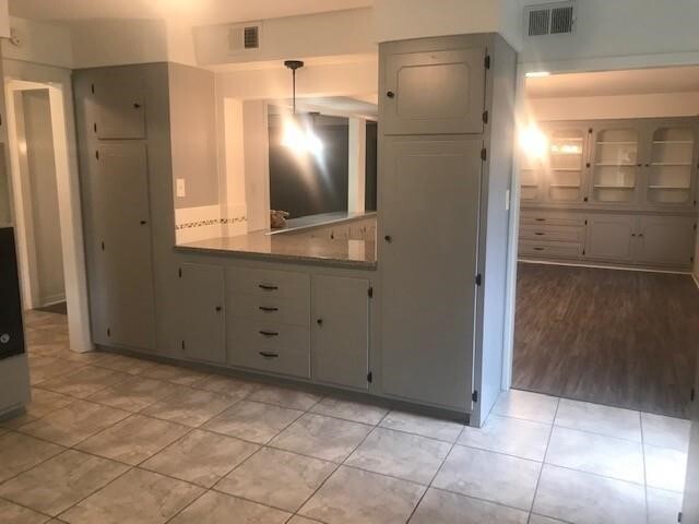 Foto del edificio - 151 Oak Dr