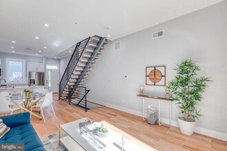 Building Photo - 2636 Latona St