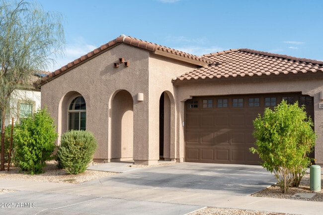 Building Photo - 2897 E Yuma Ave