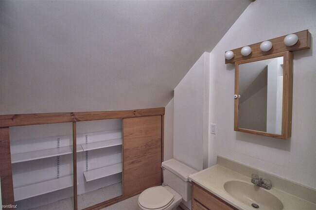 Building Photo - Studio, 1 bath House - 168 Market Street