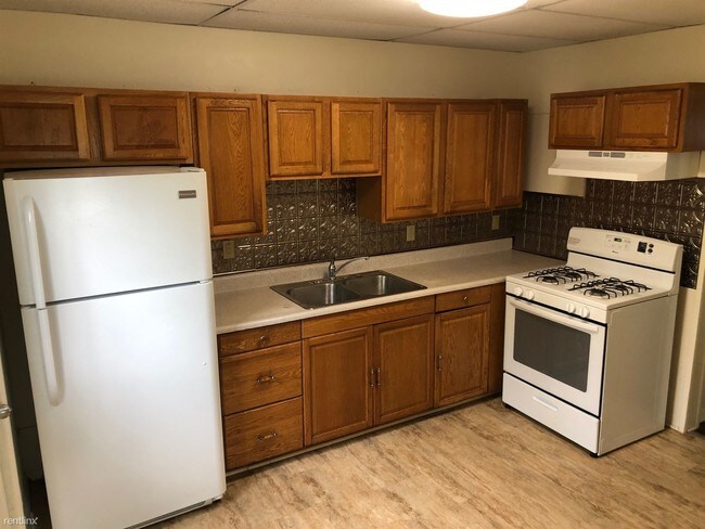 Foto del edificio - 2 br, 1.5 bath House - 412 E Lawrence St