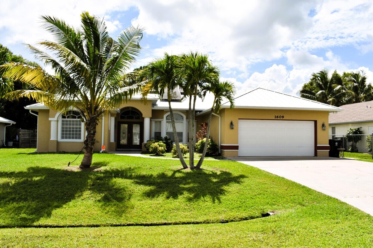 Foto principal - 1609 SE Ridgewood St