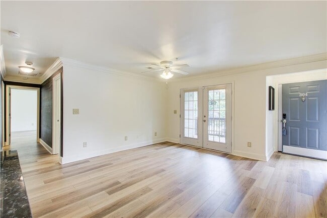 Building Photo - 304 Madison Ct