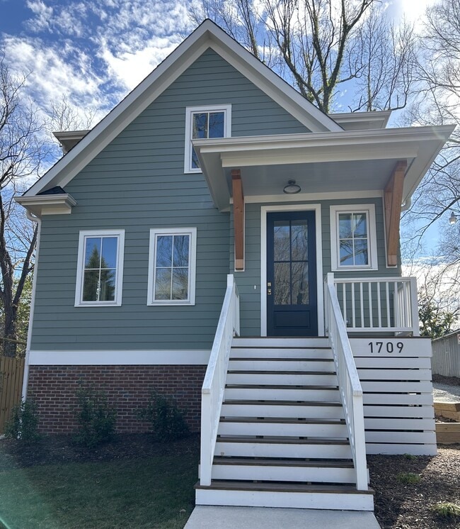 Building Photo - 1709 F St