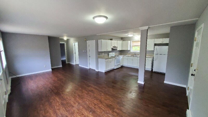 Primary Photo - 23 Hydelor Ave