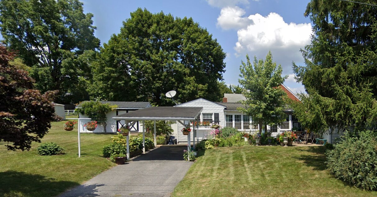 Foto principal - 615 N Willow St