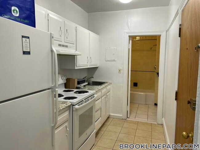 Building Photo - 1223 Beacon St