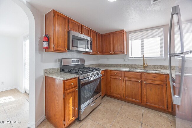 Foto del edificio - 12036 Willowmist Ave