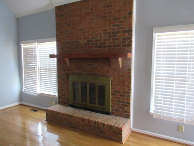 Building Photo - 103 Mill Stream Ct