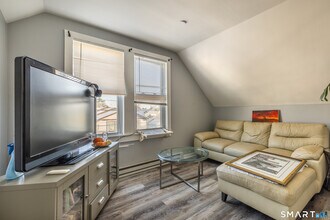 Building Photo - 795 Brewster St