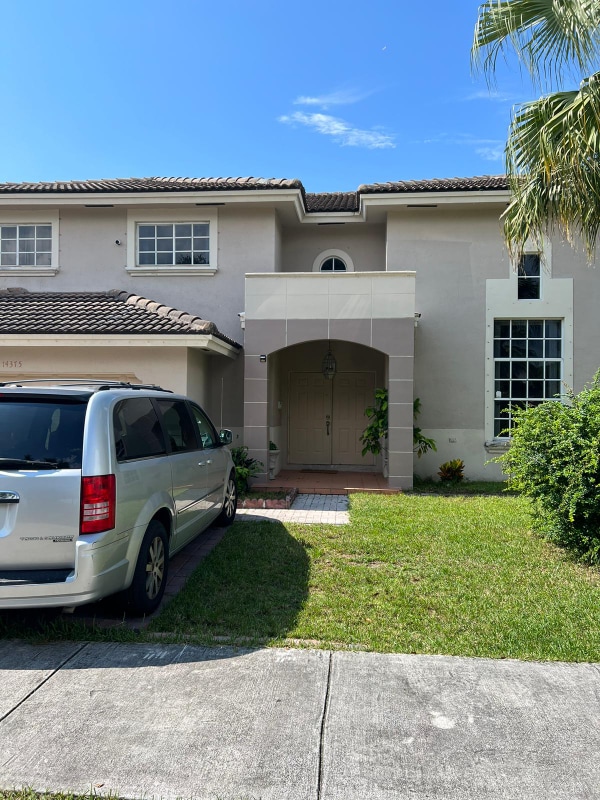 Building Photo - 14375 SW 164th Terrace