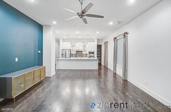 Foto del edificio - 2 br, 2.5 bath Townhome - 3010 Zenia Drive...