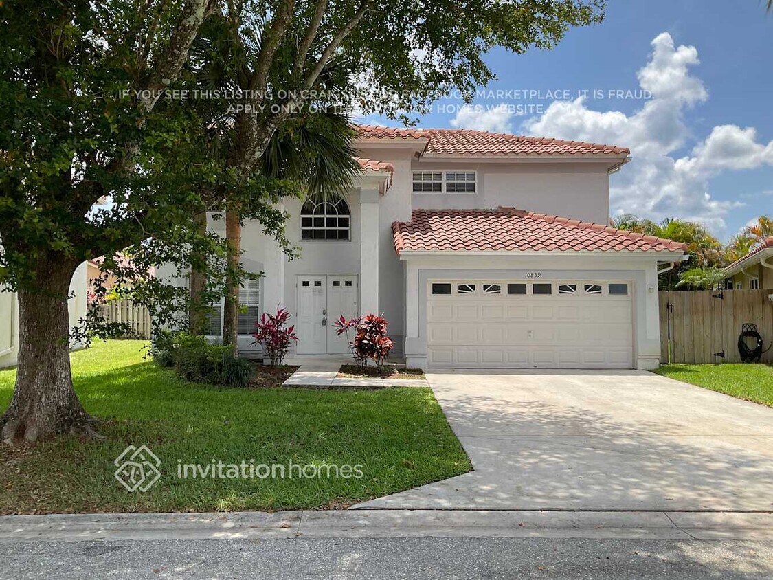 Foto principal - 10859 Buttonwood Lake Dr