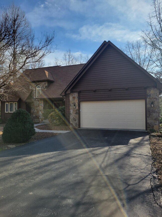 Foto del edificio - 116 Knollwood Ln