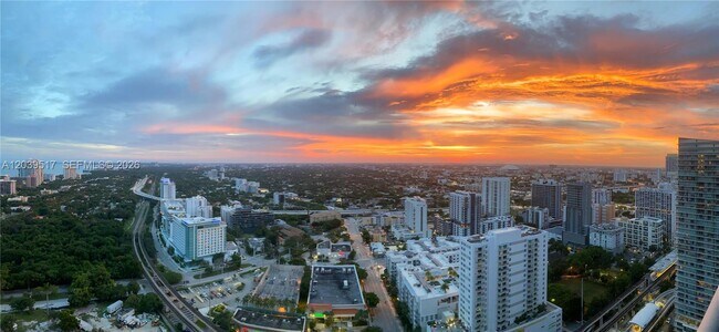 Foto del edificio - 60 SW 13th St
