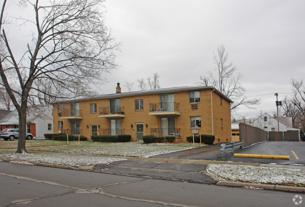 Primary Photo - Bernhardt
