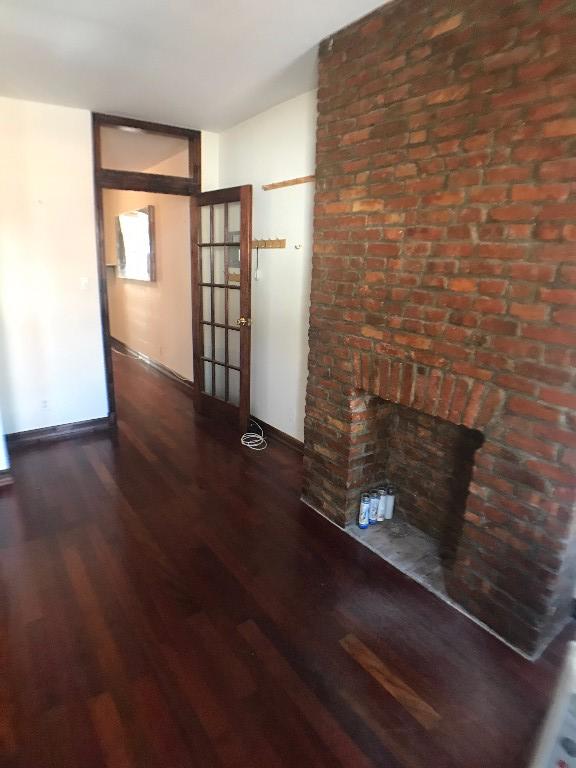 Primary Photo - 1006 Manhattan Ave