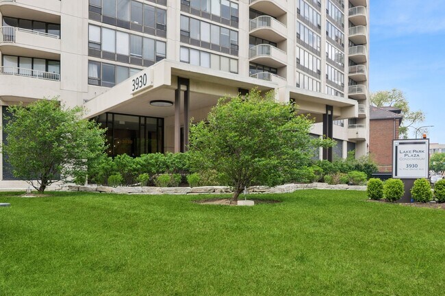 Foto del edificio - 3930 N Pine Grove Ave