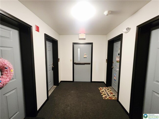 Foto del edificio - 4501 N Hedgerow Dr