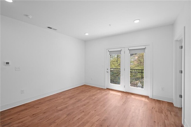 Building Photo - 456 Flat Shoals Ave SE