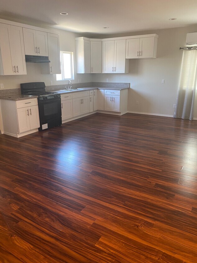 Dining Area - 12974 Kamloops St