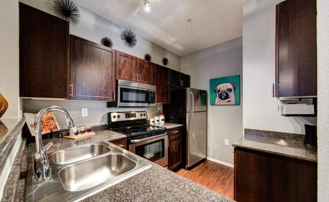 Foto del edificio - 1 bedroom in Dallas TX 75226
