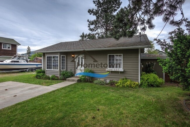 Building Photo - Very Nice 2 Bed Home with Fully Fenced Bac...