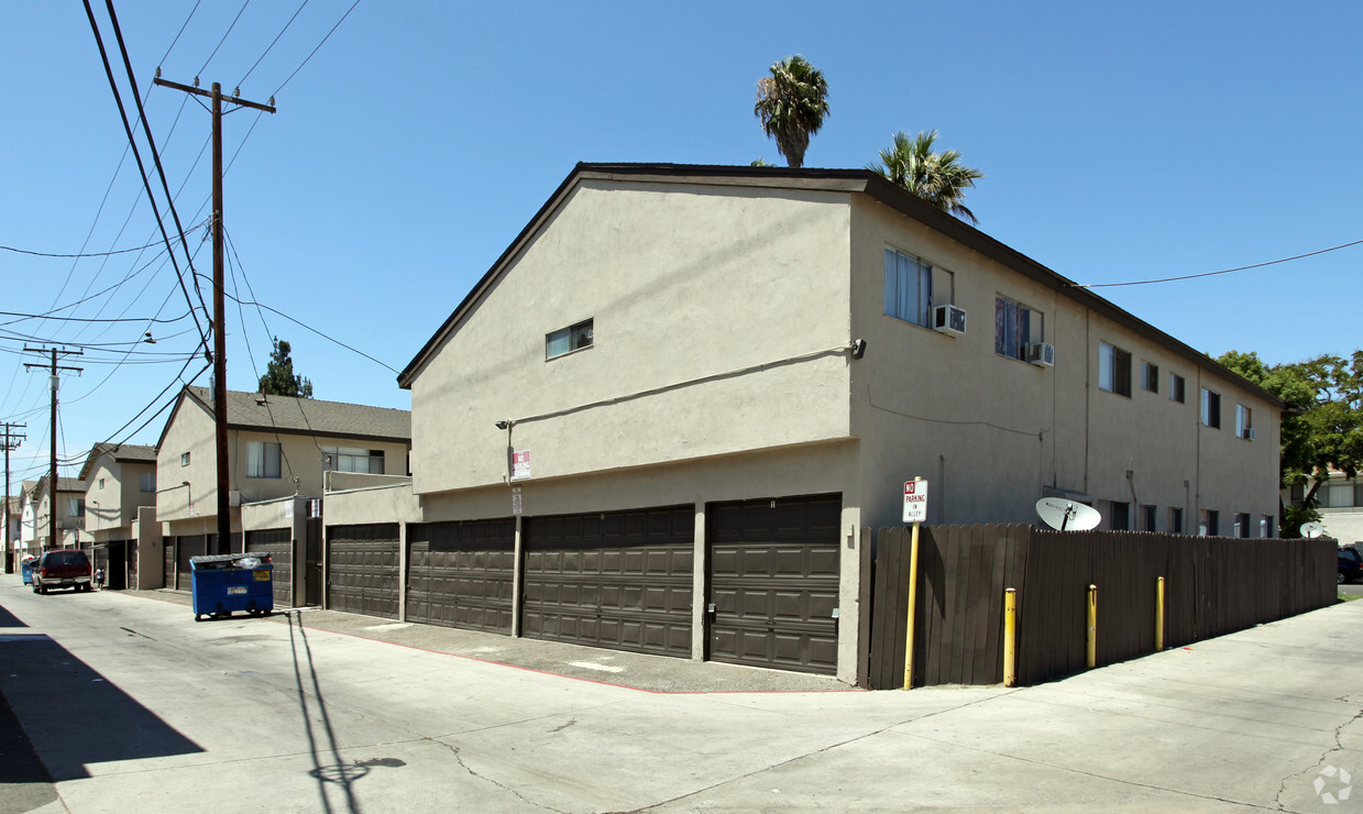 Building Photo - Juno Apartments