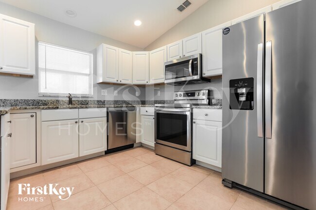 Building Photo - 12061 Helicon Ave