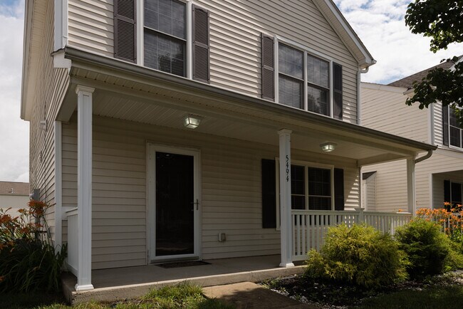 Foto del edificio - 5494 Glendalough St