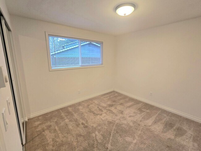 Building Photo - Lovely 2 Bedroom Home in Arlington - Pet Friendly!