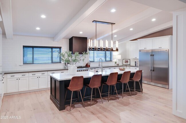 Foto del edificio - 243 W Harmont Dr