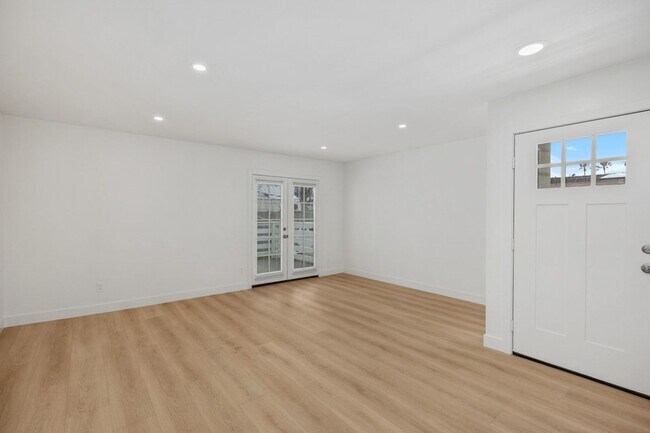 Foto del edificio - Coastal Living at Its Finest! Fully Remode...