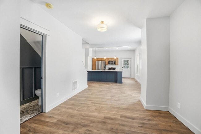 Building Photo - 131 S C St