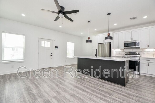 Building Photo - 9734 Pelsey St