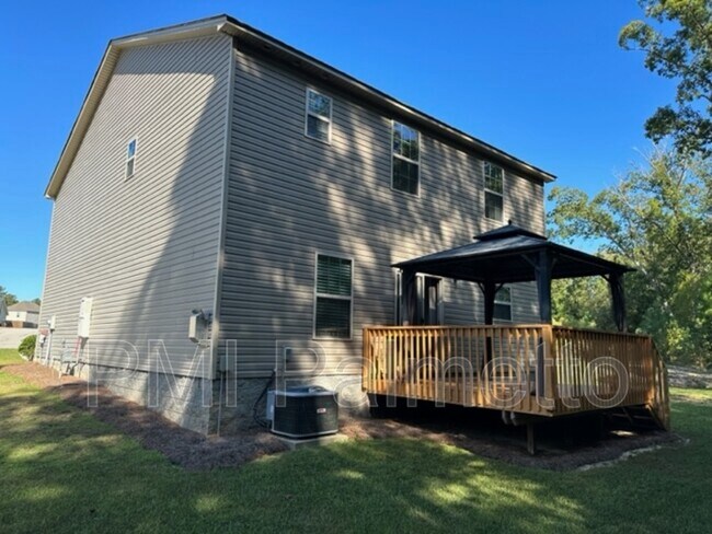 Building Photo - 444 Mediterranean Ave