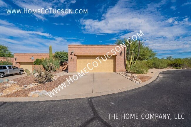 Foto del edificio - Welcome to Your 3-Bedroom Desert Oasis in ...