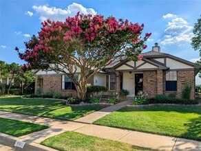 Building Photo - 449 Phillips Dr