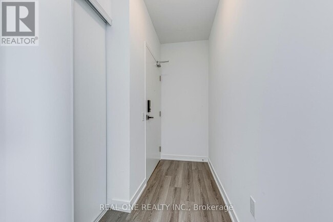 Photo du bâtiment - 3883-3883 Quartz Rd