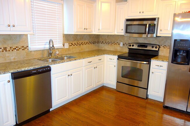 Building Photo - Great Ranch Home with Large Yard