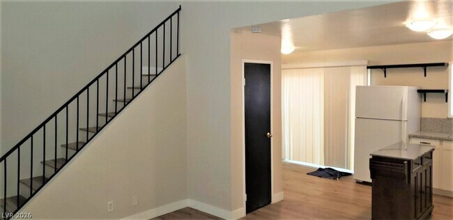 Foto del edificio - 5118 Garden Ln