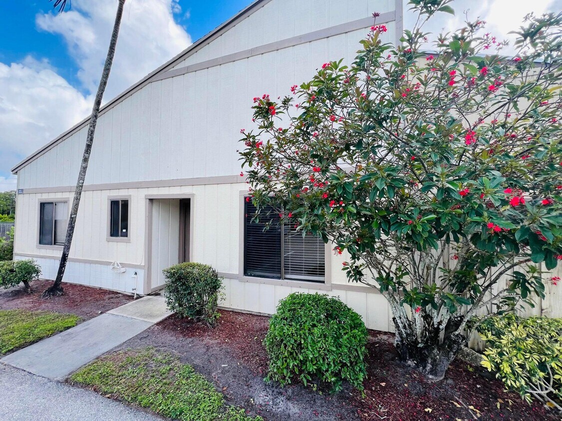 Foto principal - 11877 Sturbridge Ln